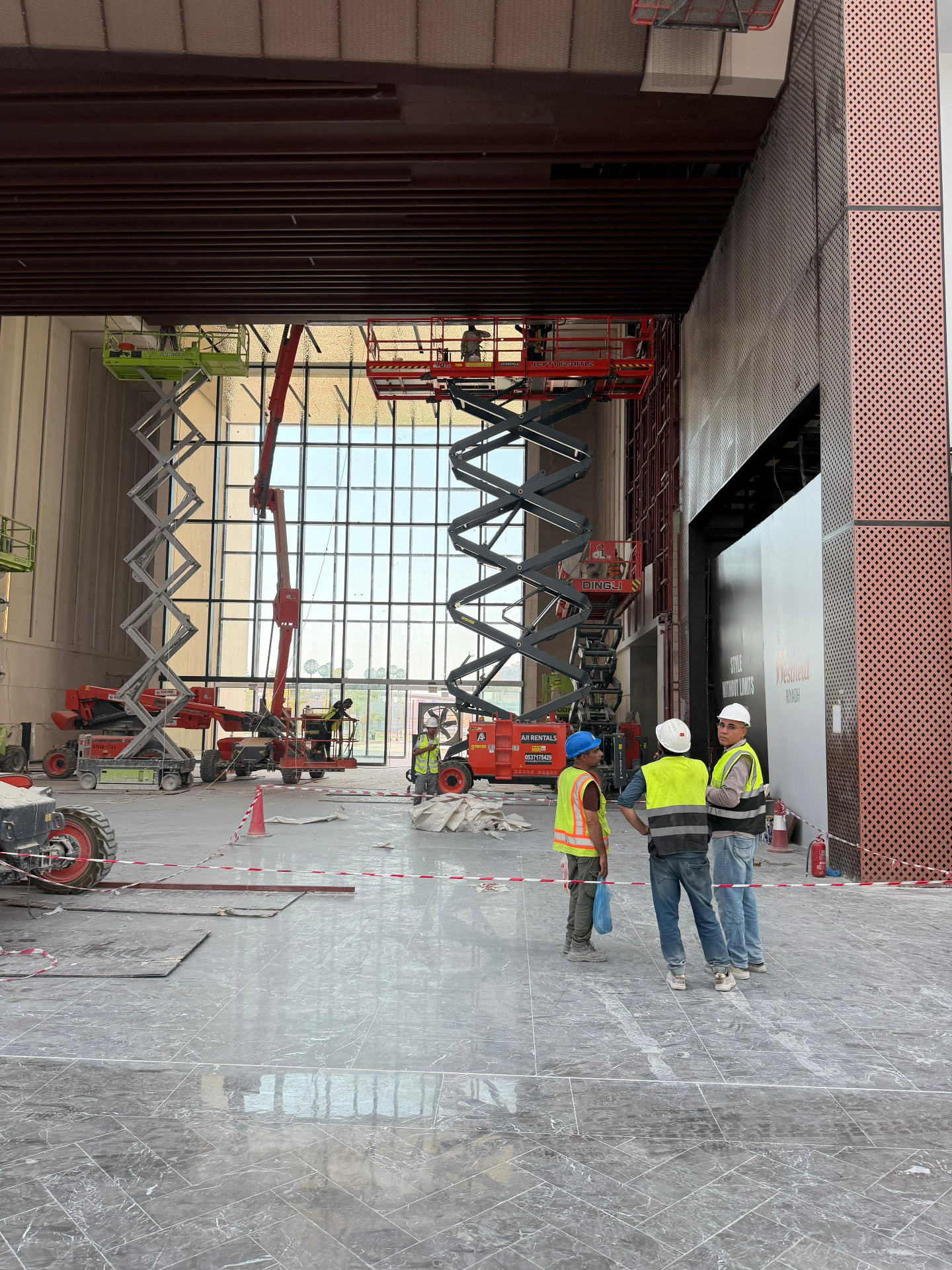 MEWP OPERATIONS · WESTFIELD RIYADH